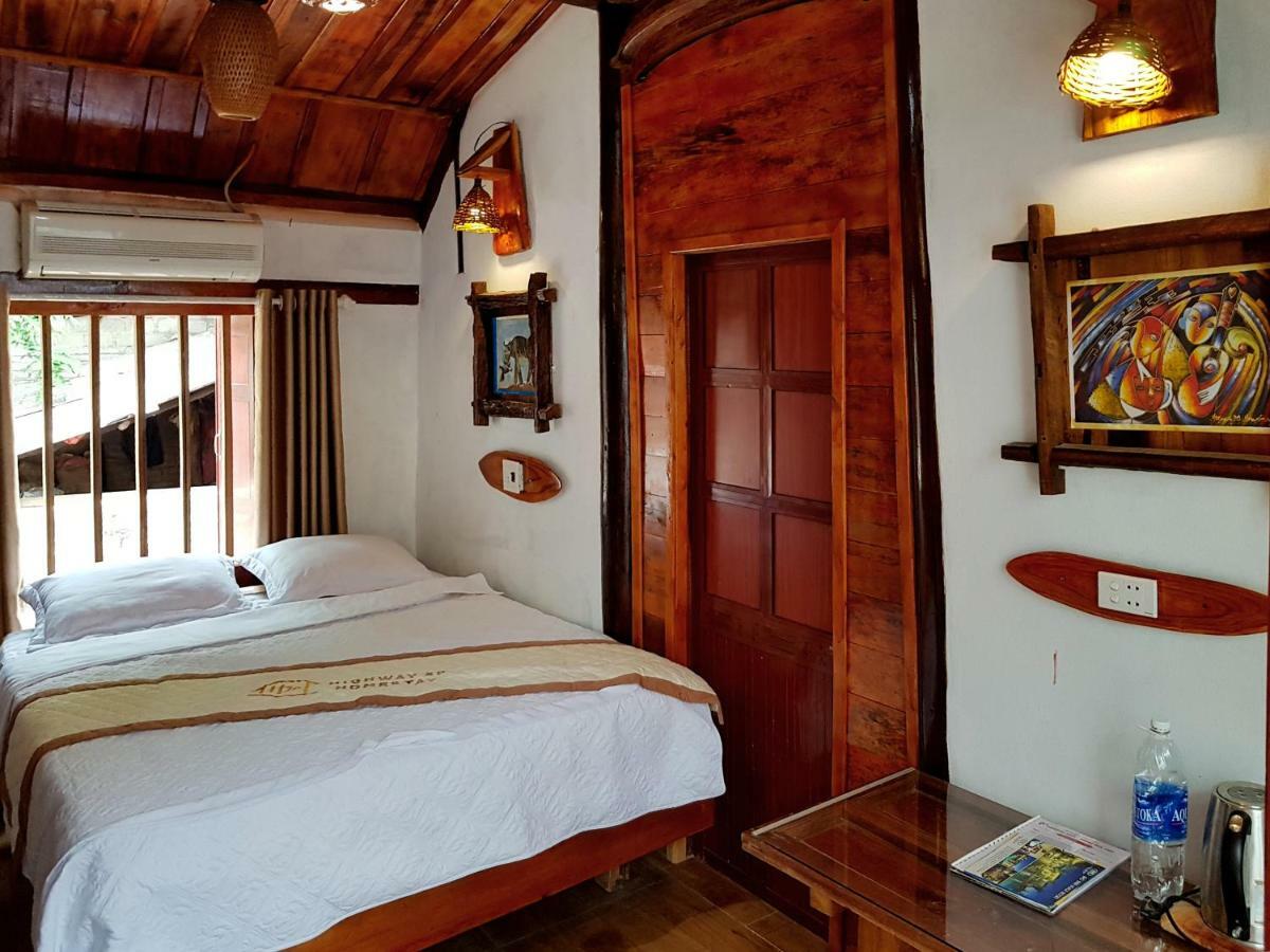 Highway 20 Homestay Фонгня Екстер'єр фото